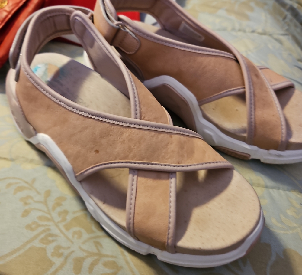 Mark Nason Women's Pink Sandals